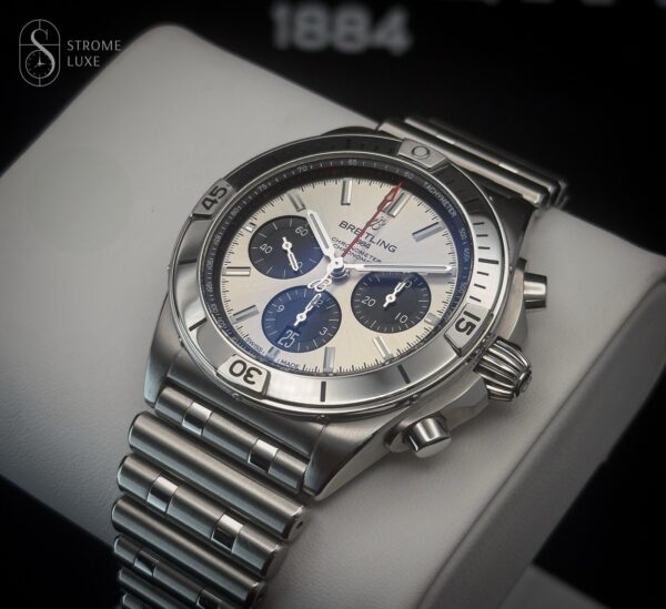 Breitling Chronomat b01 42 ab0134 Silver Dial Steel Full Set w/ Active Warranty - Image 2