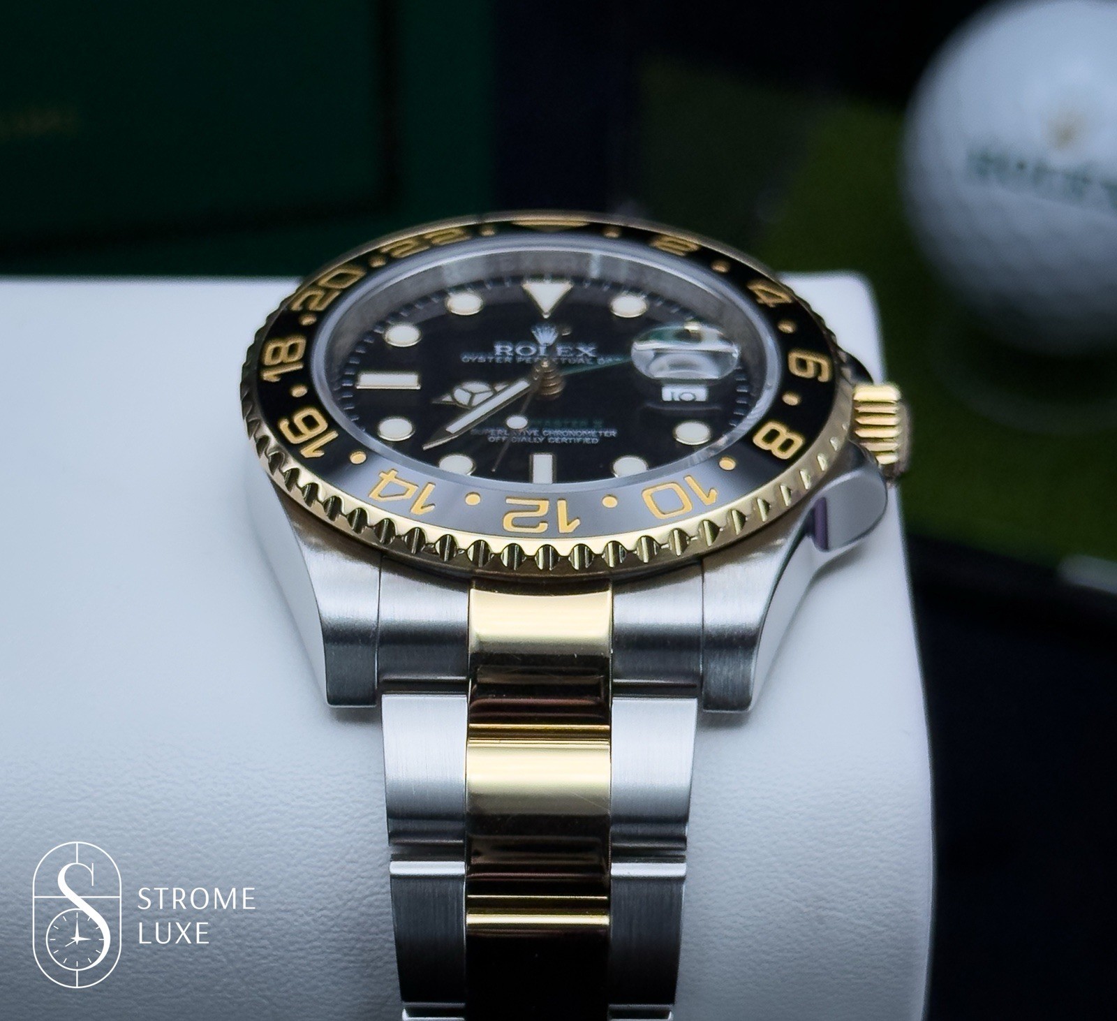 Rolex GMT Master II Two Tone Yellow Gold Oyster Green-Arrow 116713LN serviced - Image 11
