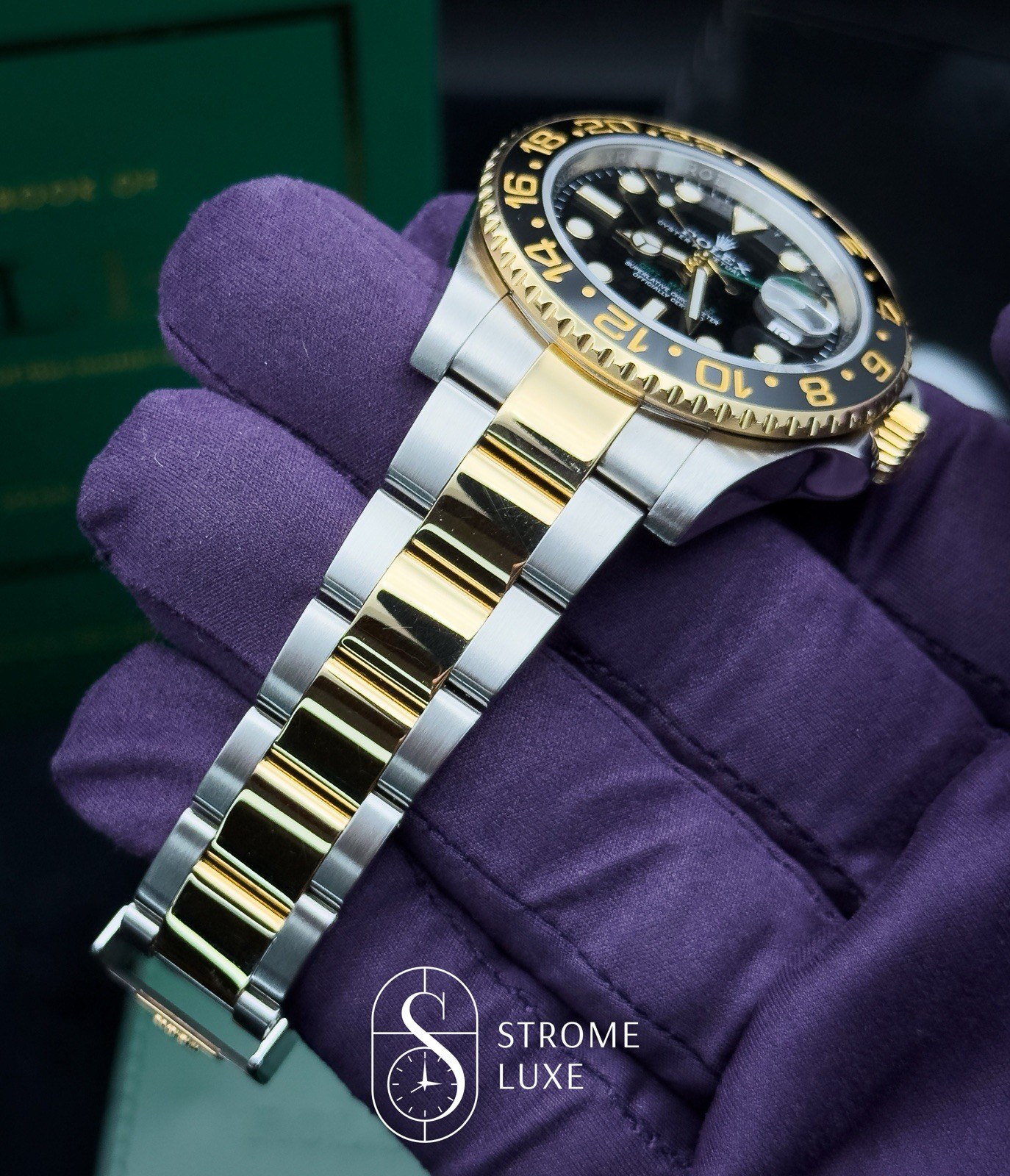 Rolex GMT Master II Two Tone Yellow Gold Oyster Green-Arrow 116713LN serviced - Image 14