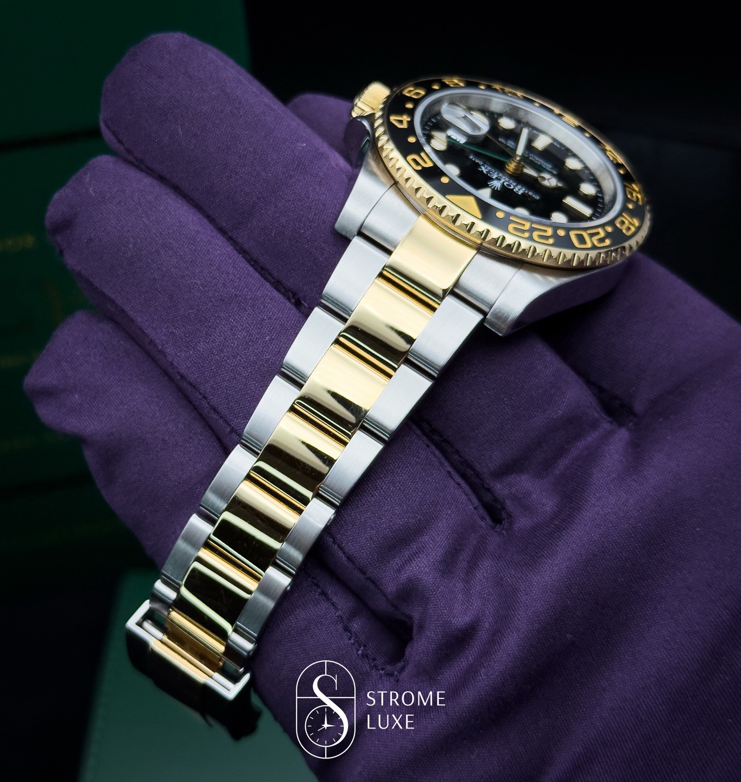 Rolex GMT Master II Two Tone Yellow Gold Oyster Green-Arrow 116713LN serviced - Image 15