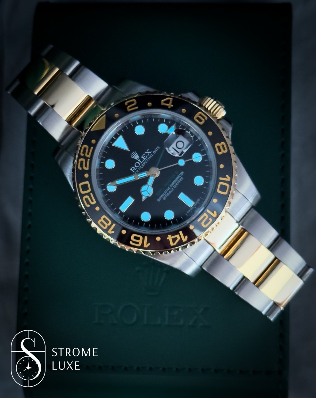 Rolex GMT Master II Two Tone Yellow Gold Oyster Green-Arrow 116713LN serviced - Image 19
