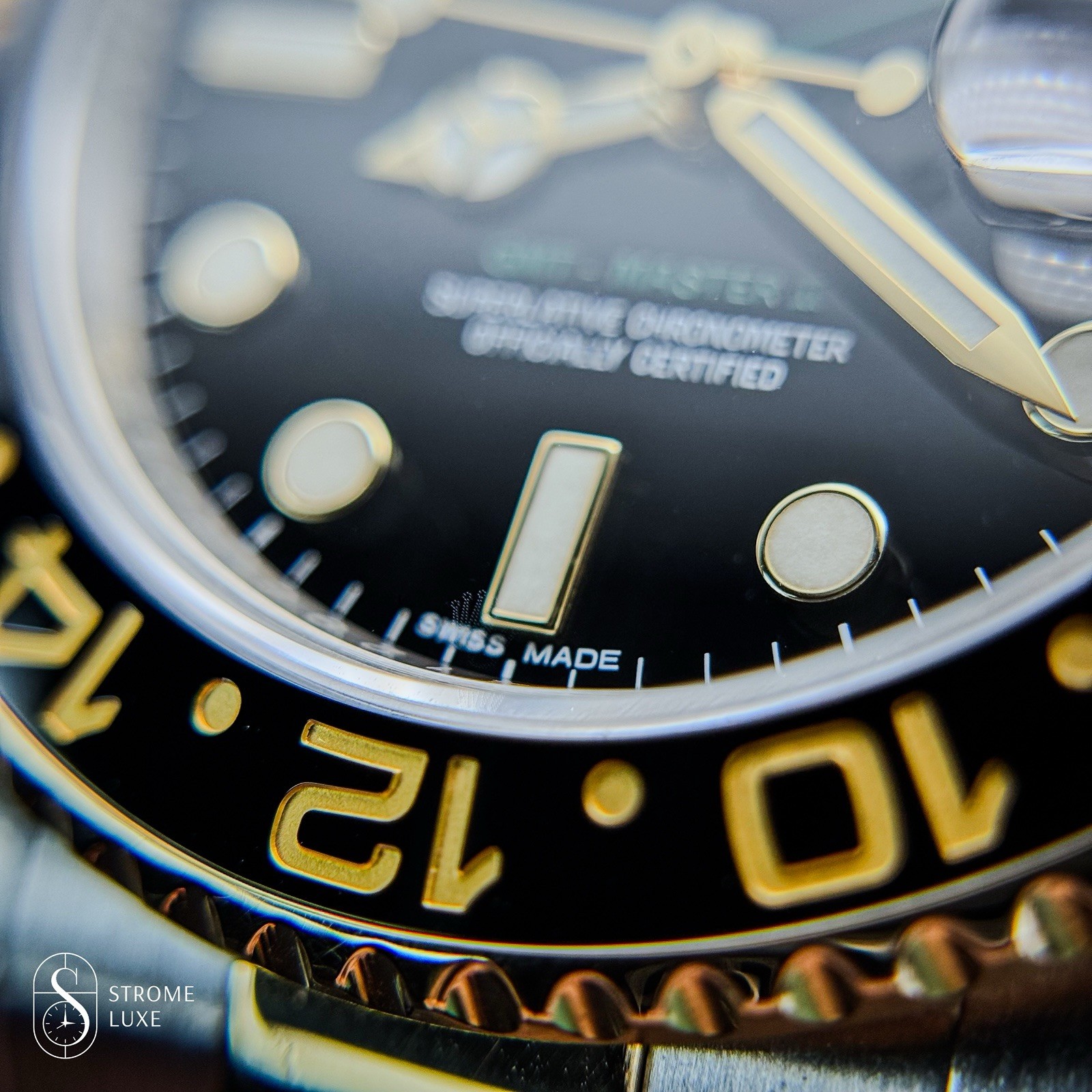 Rolex GMT Master II Two Tone Yellow Gold Oyster Green-Arrow 116713LN serviced - Image 6